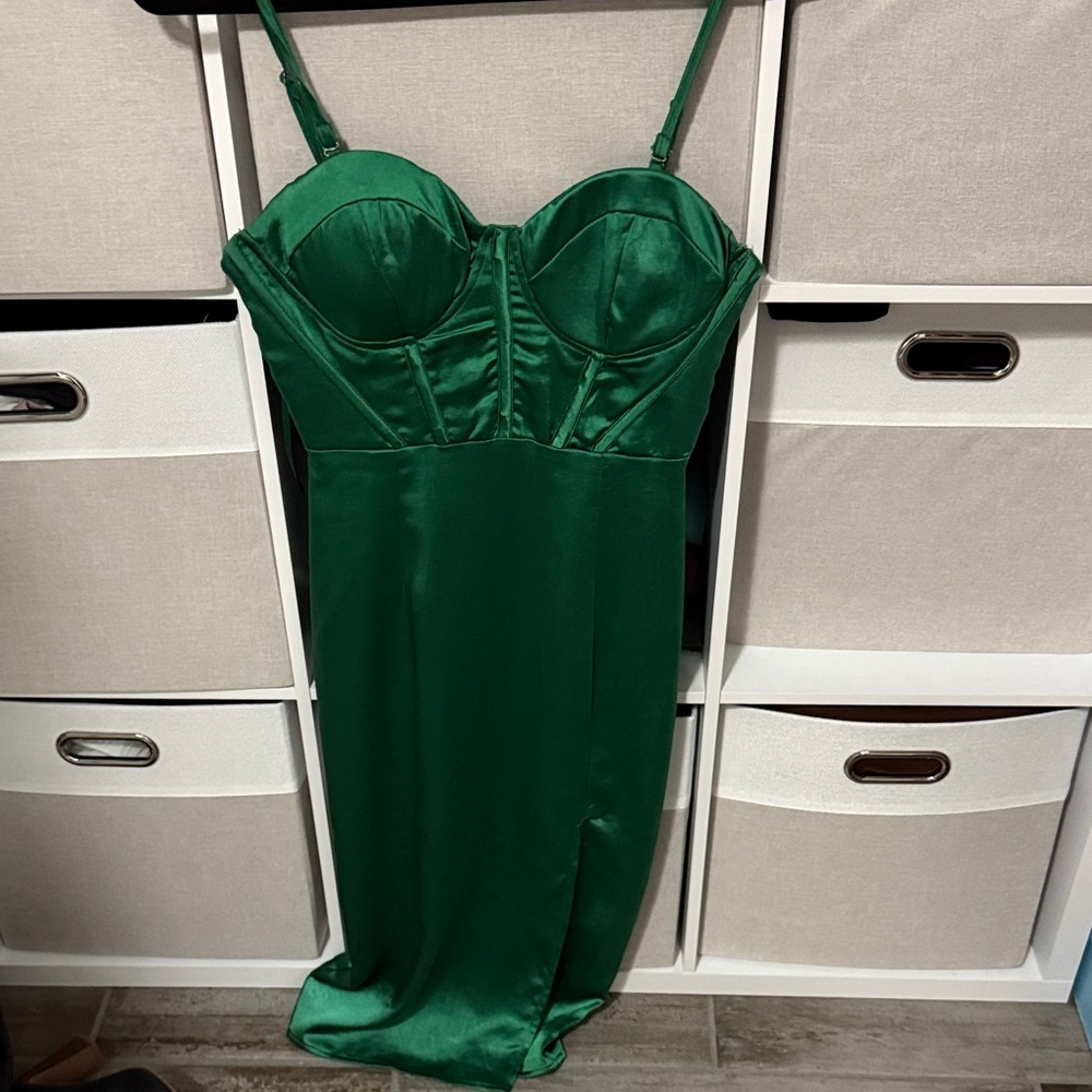 Elegant Green Midi Dress